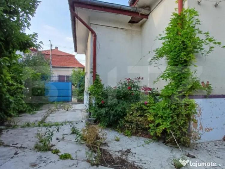 Casă cu 6 camere cu Teren 715 Mp în Turda