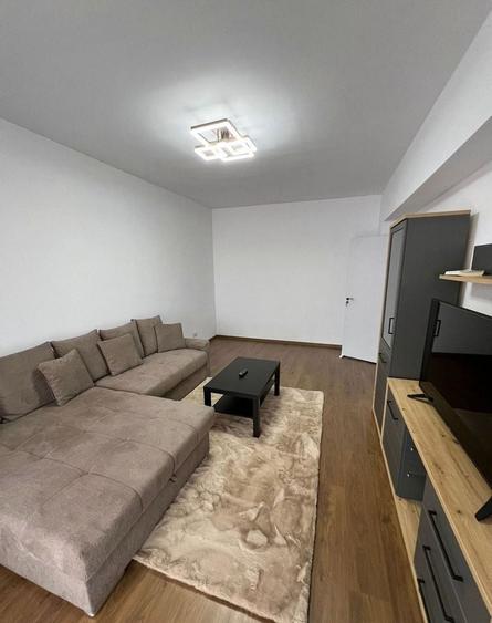 Apartament cu 2 camere decomandat în Titan