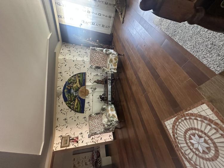 Casă cu 5 camere cu Teren 2800 Mp în Central