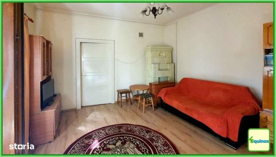 Casă cu 4 camere semidecomandat în Central