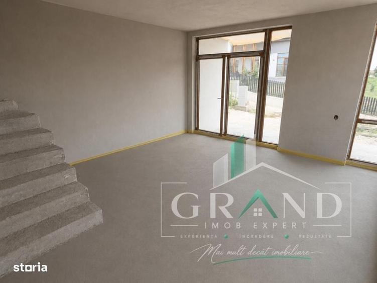 Casă cu 4 camere cu Teren 800 Mp în Jucu