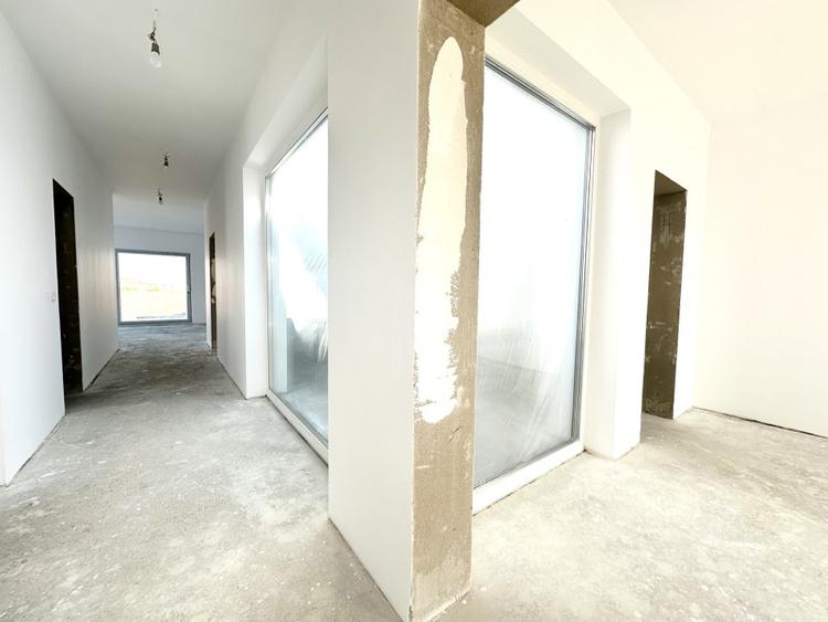 Duplex cu 4 camere cu Canalizare în Dumbrăvița