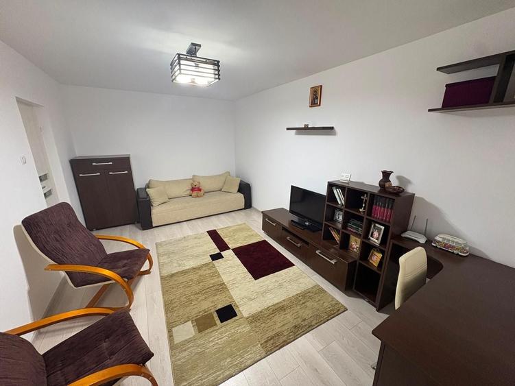 Apartament cu 2 camere decomandat în Micro 6
