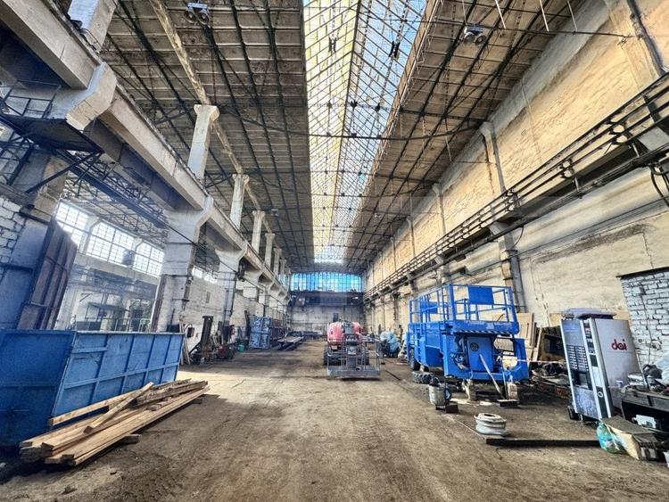 Spațiu industrial, de 3,800 mp, în Aiud