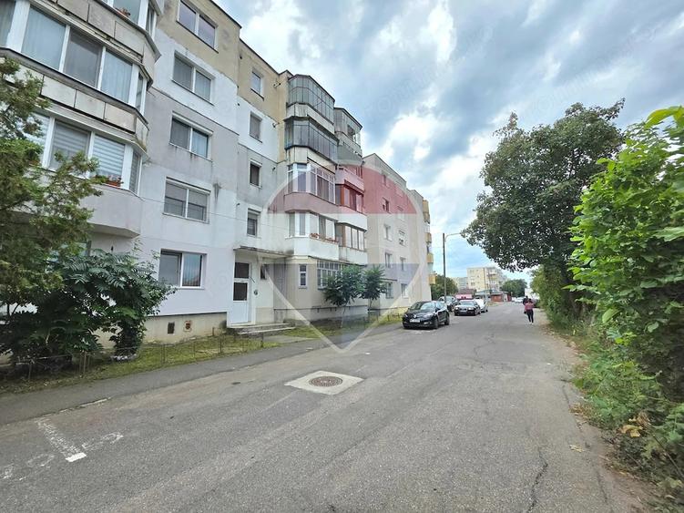 Apartament cu 2 camere decomandat în Est