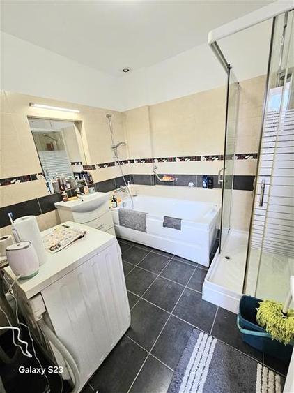 Casă individuală cu 5 camere cu Canalizare în Ultracentral