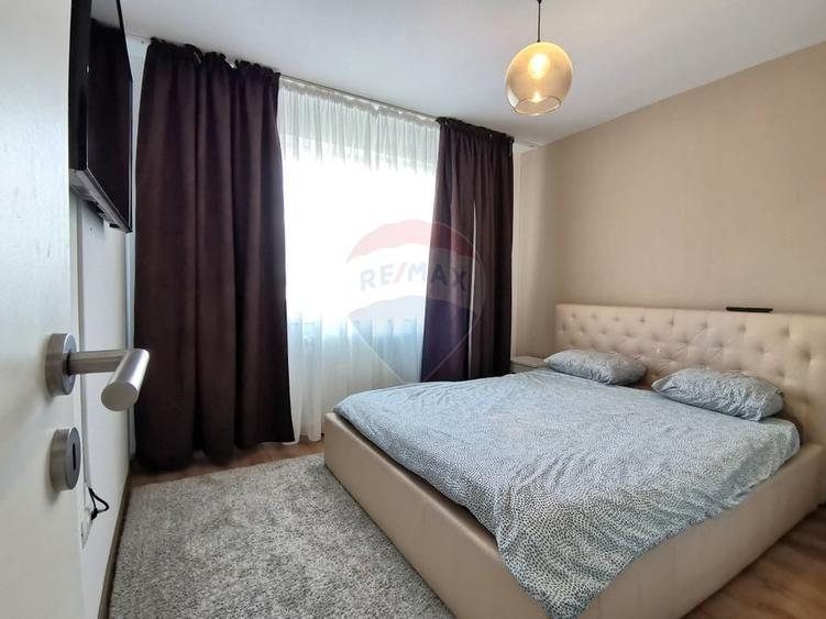 Apartament cu 2 camere decomandat, mobilat în Tractorul