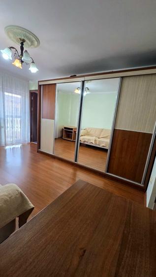 Casă cu 4 camere în 16 Februarie