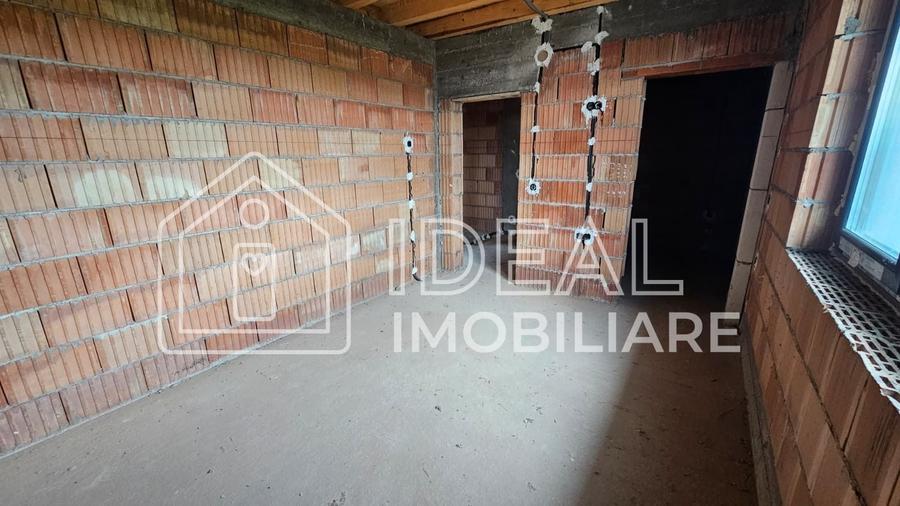 Casă individuală cu 4 camere cu Canalizare în Veterani