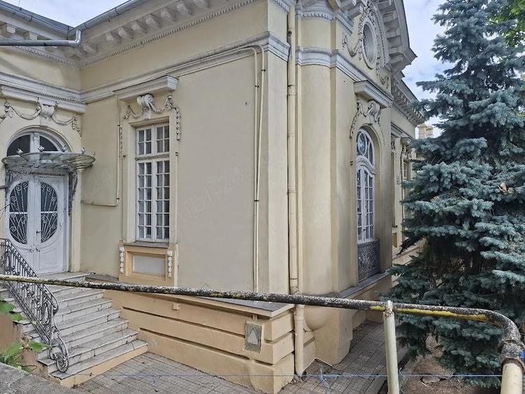 Spațiu comercial, de 183 mp, în Central