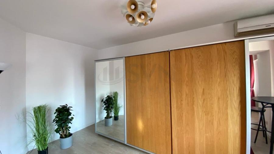 Apartament cu 3 camere decomandat, mobilat în P-ța Alba Iulia
