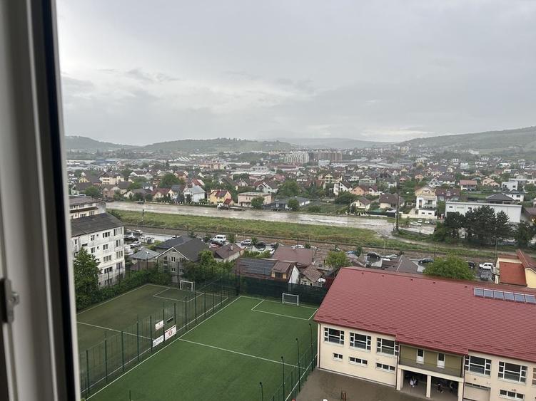 Apartament cu 4 camere decomandat în Bistrița