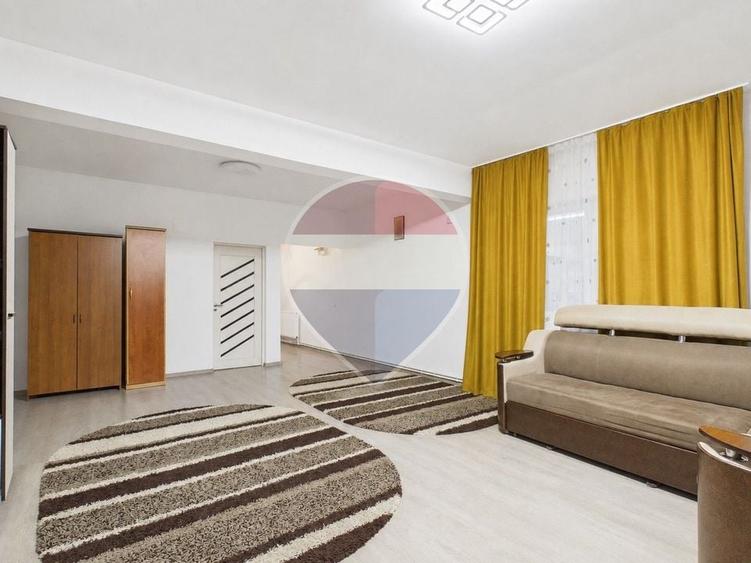 Casă individuală cu 5 camere cu Teren 1715 Mp în Merenii de Jos