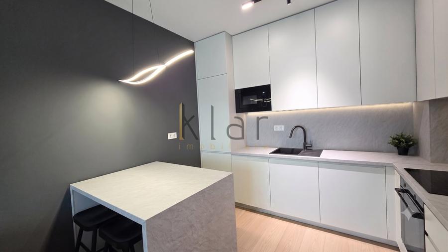 Apartament cu 2 camere semidecomandat, mobilat în Central