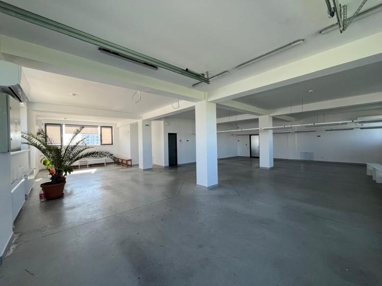 Spațiu comercial, de 650 mp, în Exterior Est