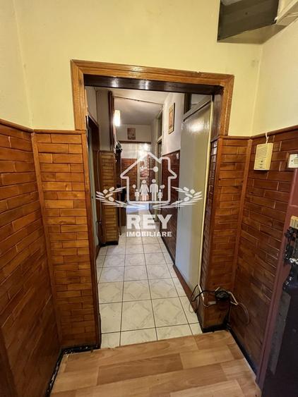 Apartament cu 4 camere decomandat în Central
