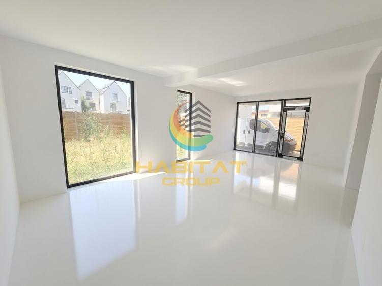 Duplex cu 5 camere cu Canalizare în Central
