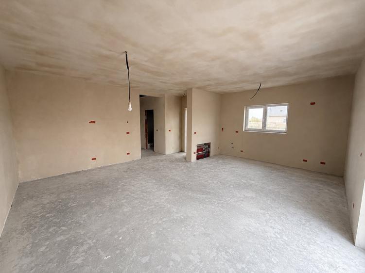 Duplex cu 3 camere cu Canalizare în Moșnița Nouă