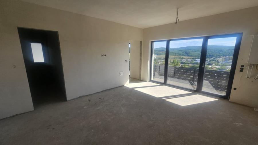 Apartament cu 2 camere semidecomandat în Baciu