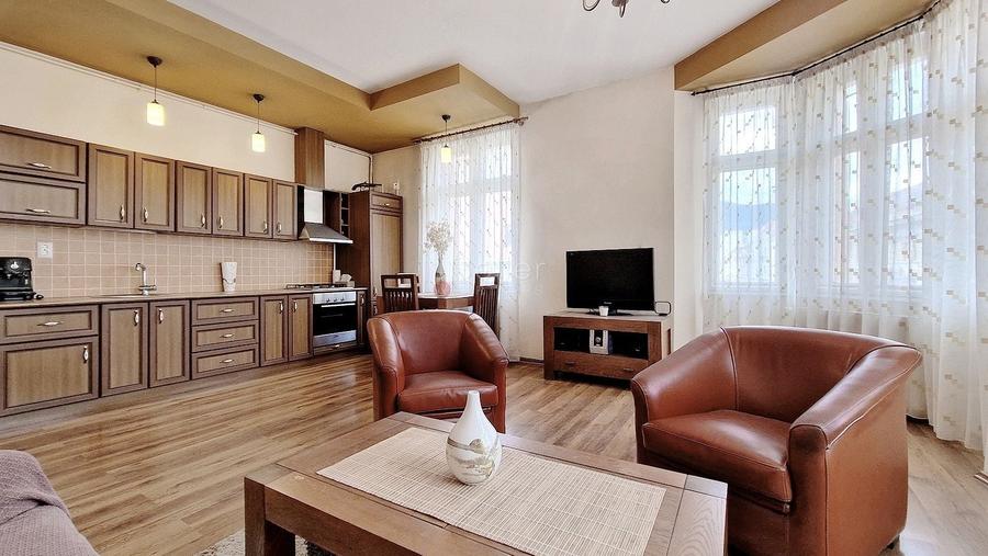 Apartament cu 2 camere decomandat, mobilat în Centrul Istoric