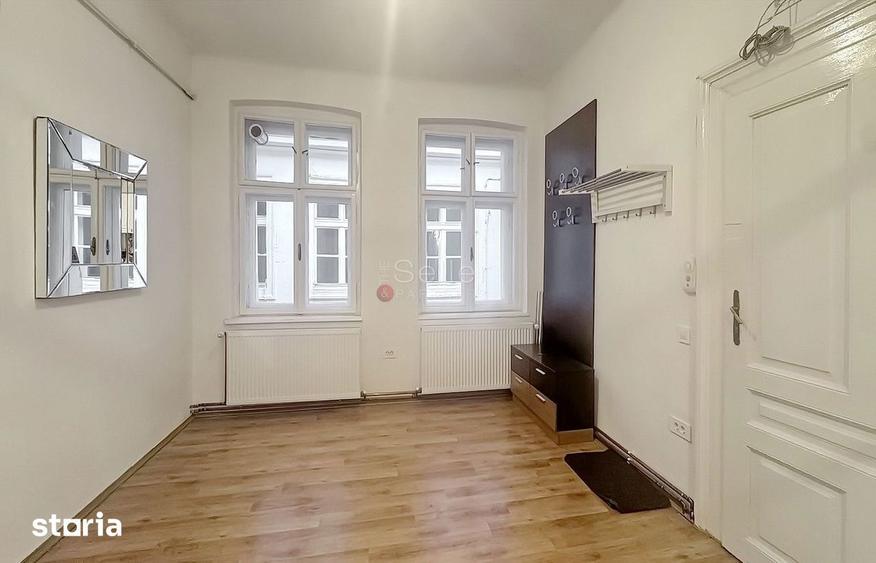 Apartament cu 3 camere, mobilat în Centrul Istoric
