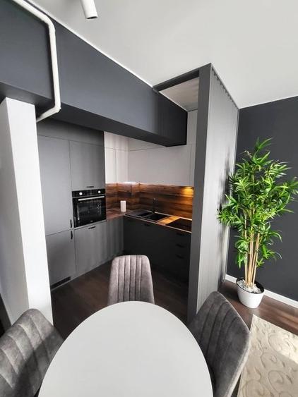 Apartament cu 3 camere decomandat în Faleză