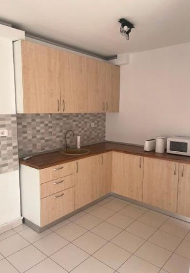 Apartament cu 2 camere decomandat în Parcul Carol
