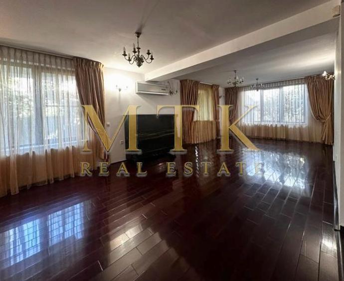 Duplex cu 7 camere cu Canalizare în Pipera