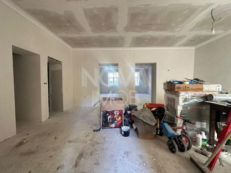 Apartament cu 3 camere semidecomandat în Ultracentral