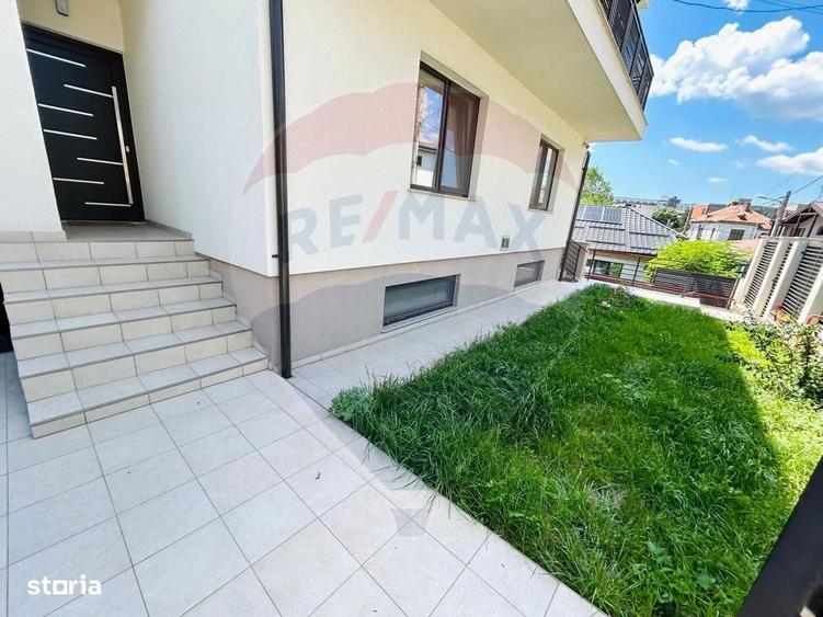 Casă cu 3 camere în Ungureni