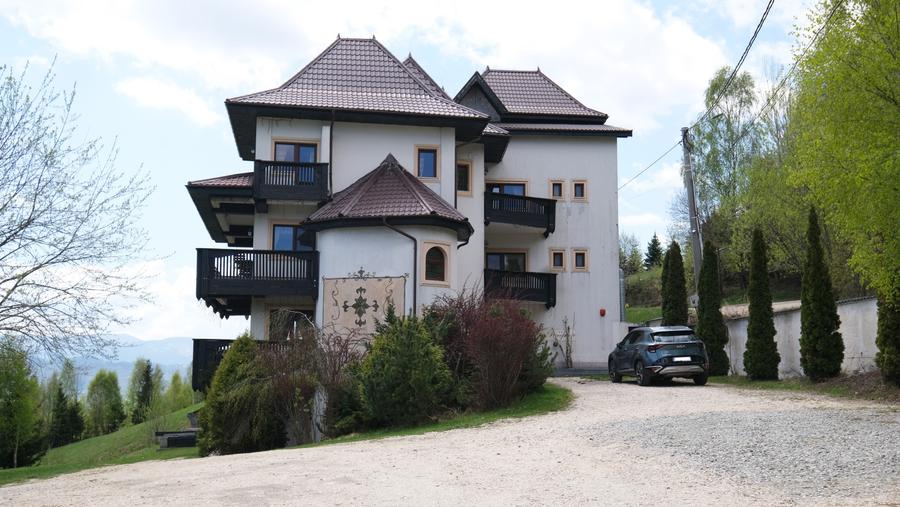 Hotel/Pensiune, de 25 mp, în Peștera