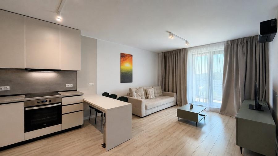 Apartament cu 2 camere semidecomandat, mobilat în Băneasa