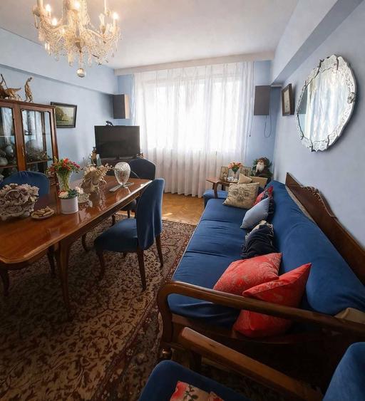 Apartament cu 3 camere semidecomandat în Dorobanți