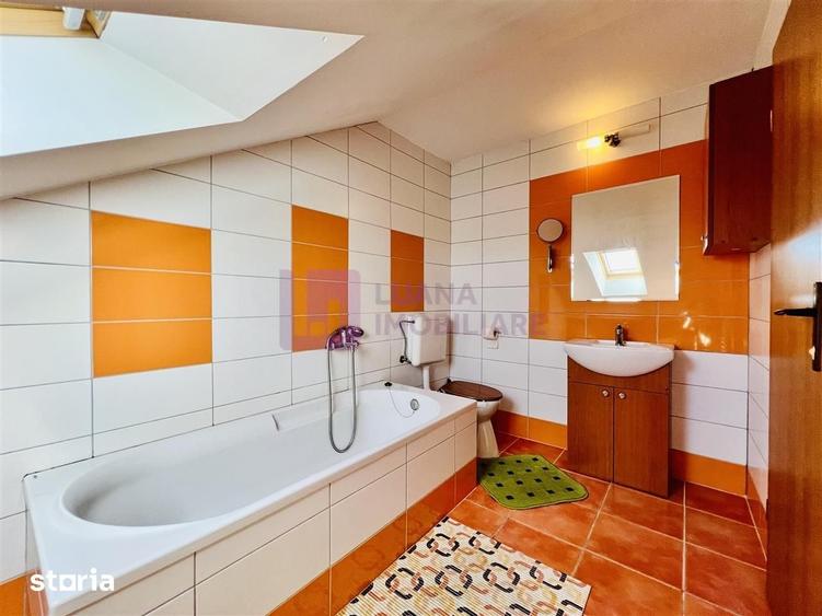 Apartament cu 3 camere în Vasile Aaron