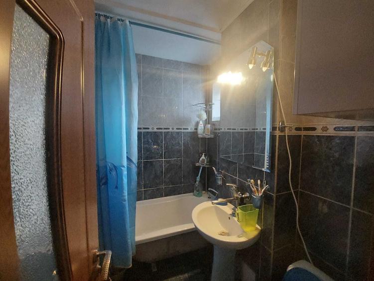 Apartament cu 3 camere decomandat în Alecu Russo