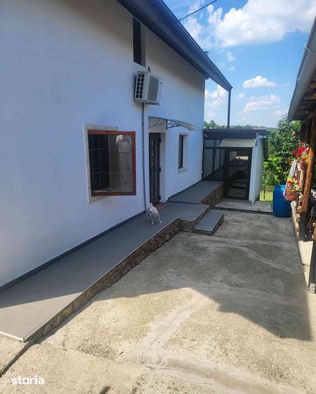 Casă cu 5 camere cu Teren 1200 Mp în Sohodol