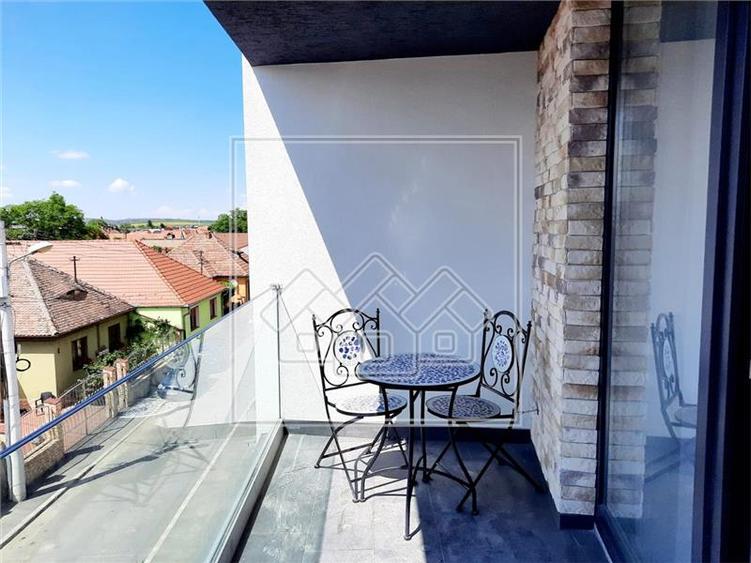 Apartament cu 2 camere decomandat în Piața Cluj