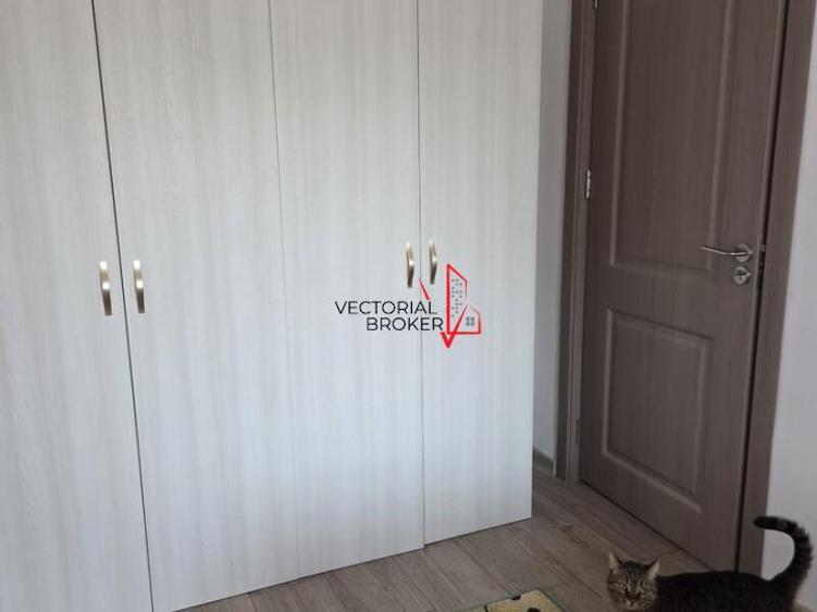 Apartament cu 3 camere semidecomandat în Basarabia