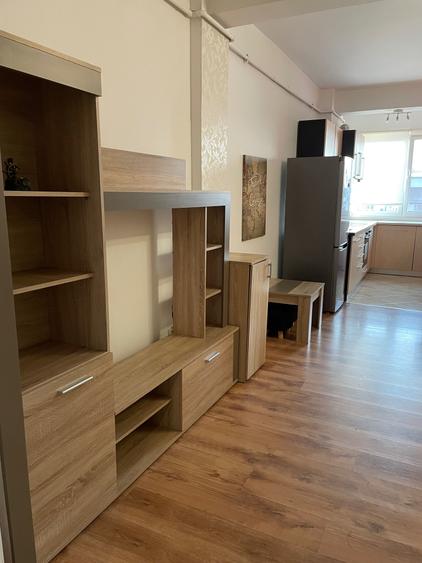 Apartament cu 2 camere semidecomandat în Calea Moldovei