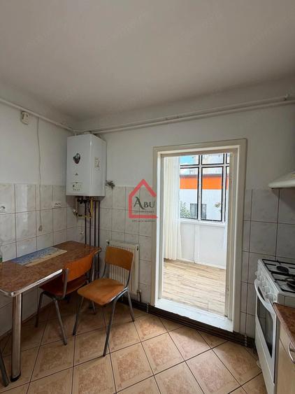 Apartament cu 2 camere decomandat în Filiași