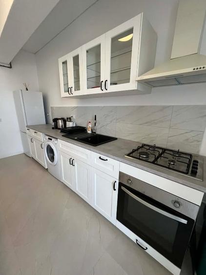 Apartament cu 2 camere decomandat, mobilat în Far