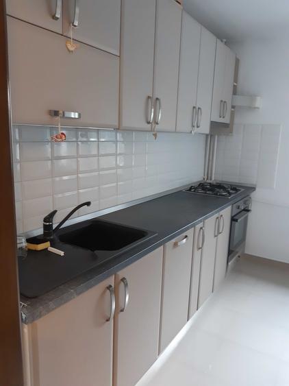 Apartament cu 2 camere decomandat în Eroii Revoluției