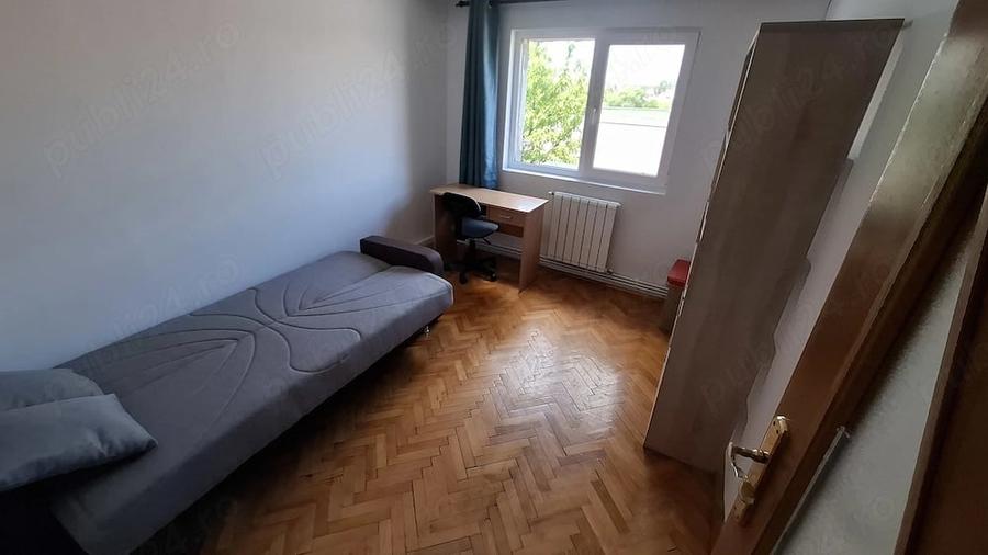 Apartament cu 3 camere decomandat în Soarelui