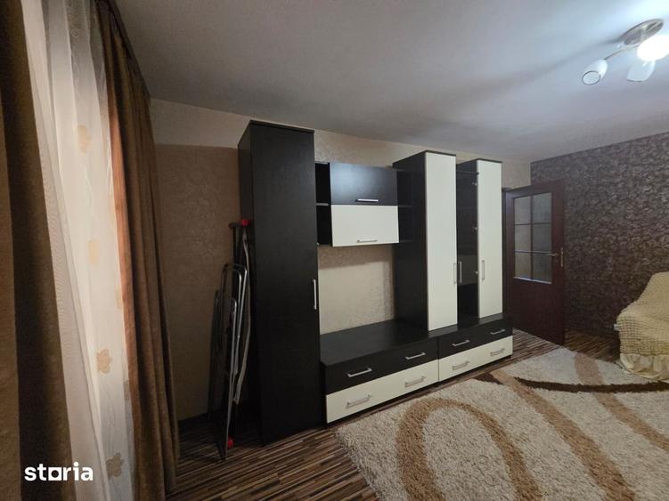 Apartament cu 3 camere decomandat în Mircea cel Bătrân