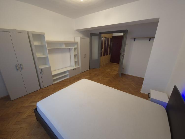 Apartament cu 2 camere decomandat în Dacia