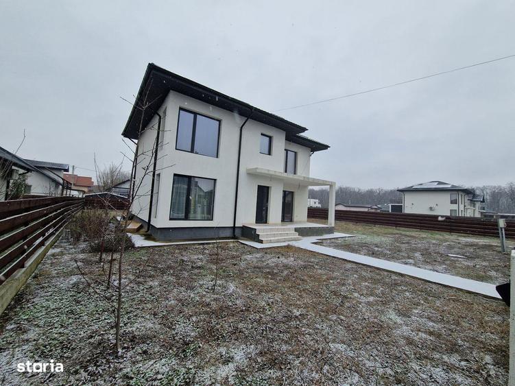 Casă cu 4 camere cu Teren 735 Mp în Miroslava
