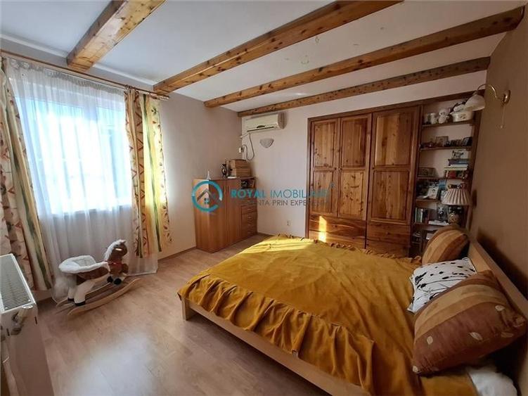 Duplex cu 6 camere cu Canalizare în Republicii