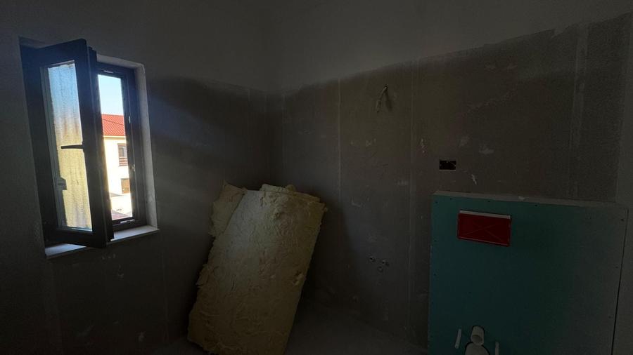 Duplex cu 5 camere cu Canalizare în Dumbrăvița