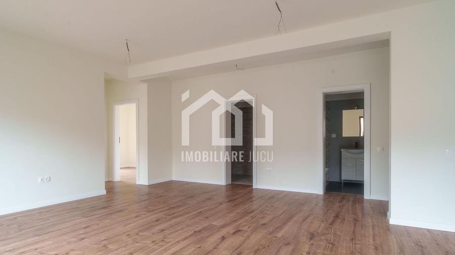 Apartament cu 3 camere semidecomandat în Jucu de Mijloc