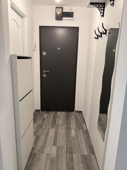 Apartament cu 2 camere semidecomandat, mobilat în Tomis Nord